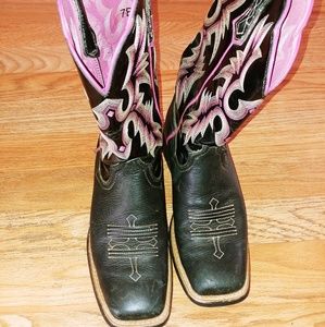 Women's Ariat leather boots